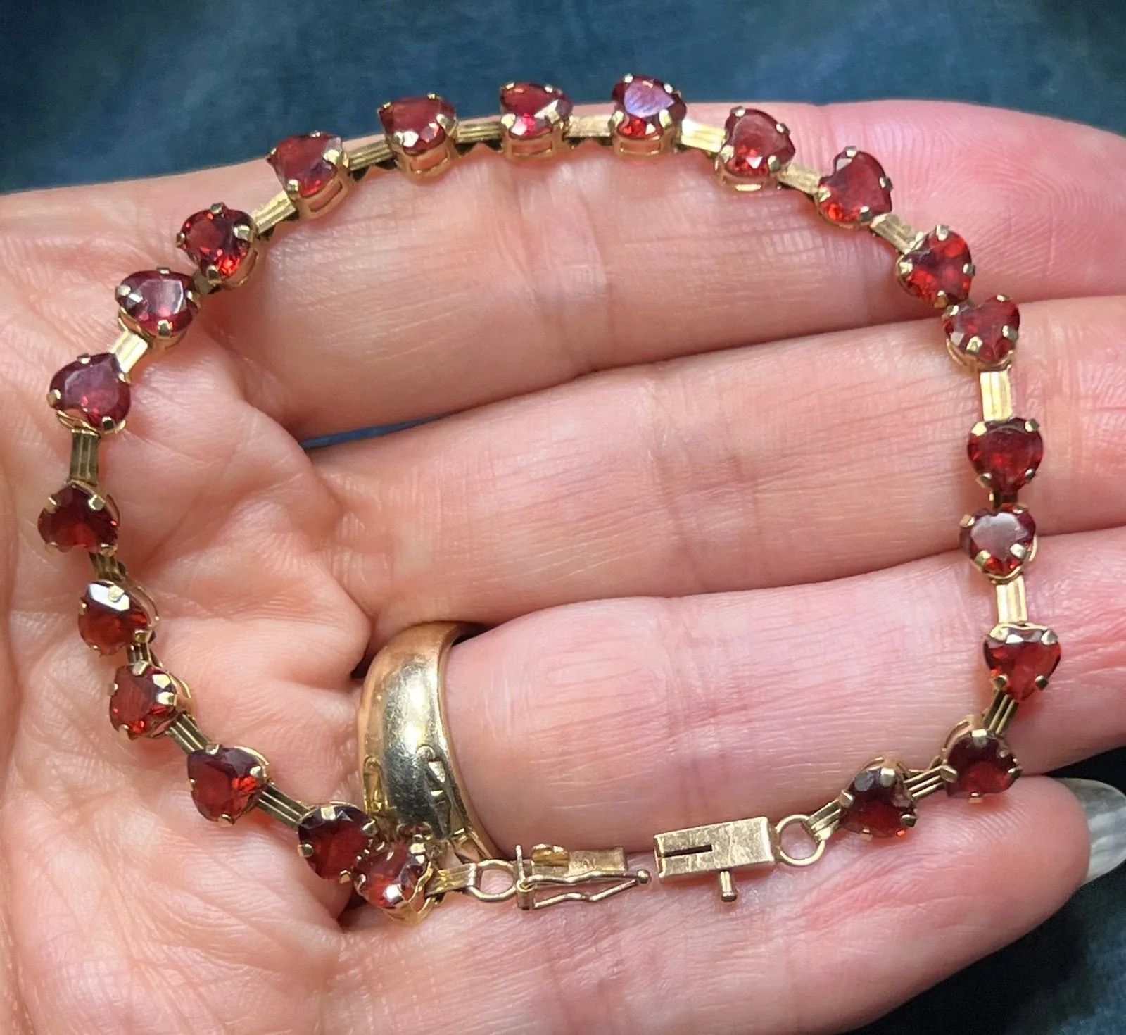 10k Yellow Gold Red Garnet Hearts Bracelet. Safety Clasp