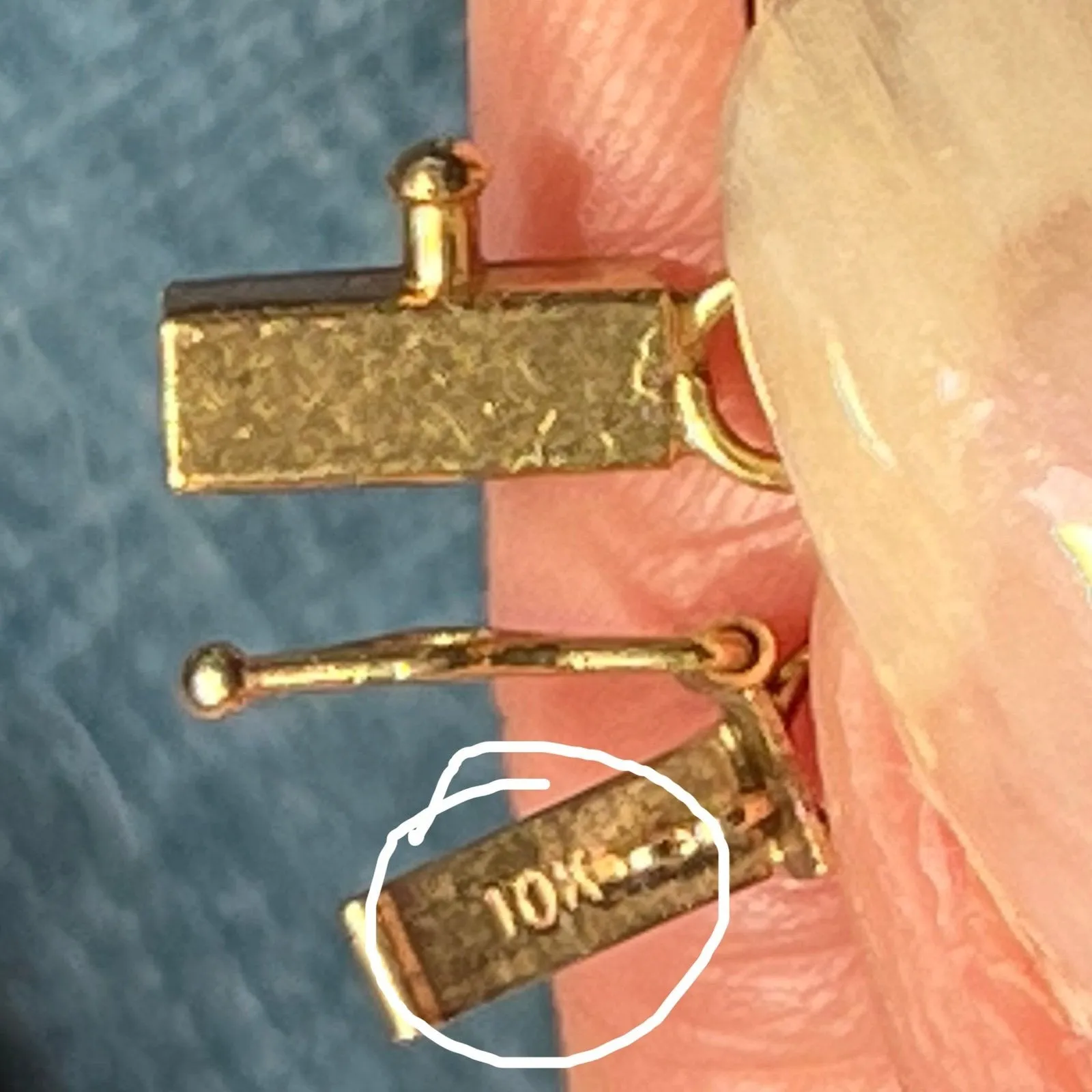 10k Yellow Gold Red Garnet Hearts Bracelet. Safety Clasp