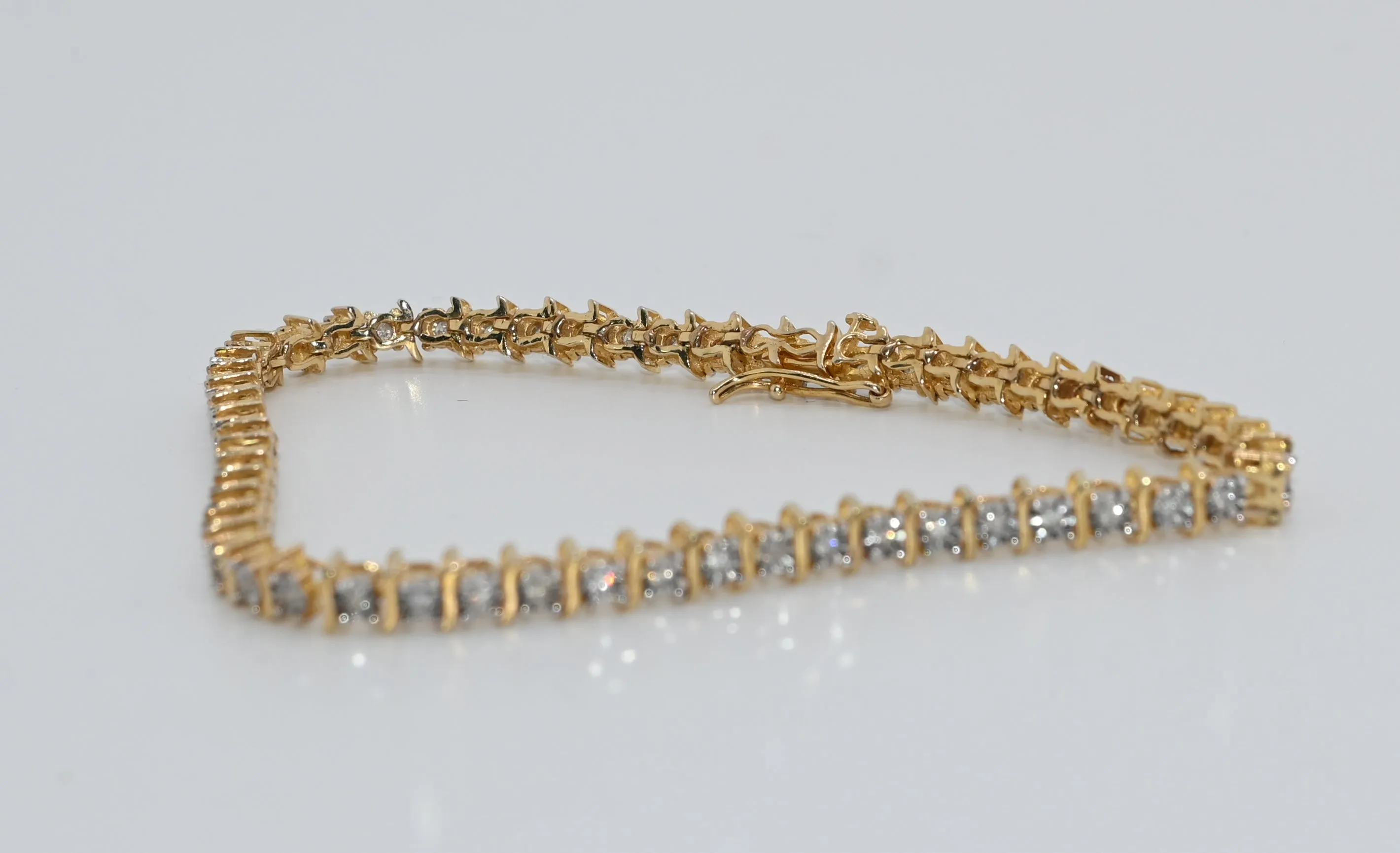 10KT Tennis Bracelet Natural Diamonds