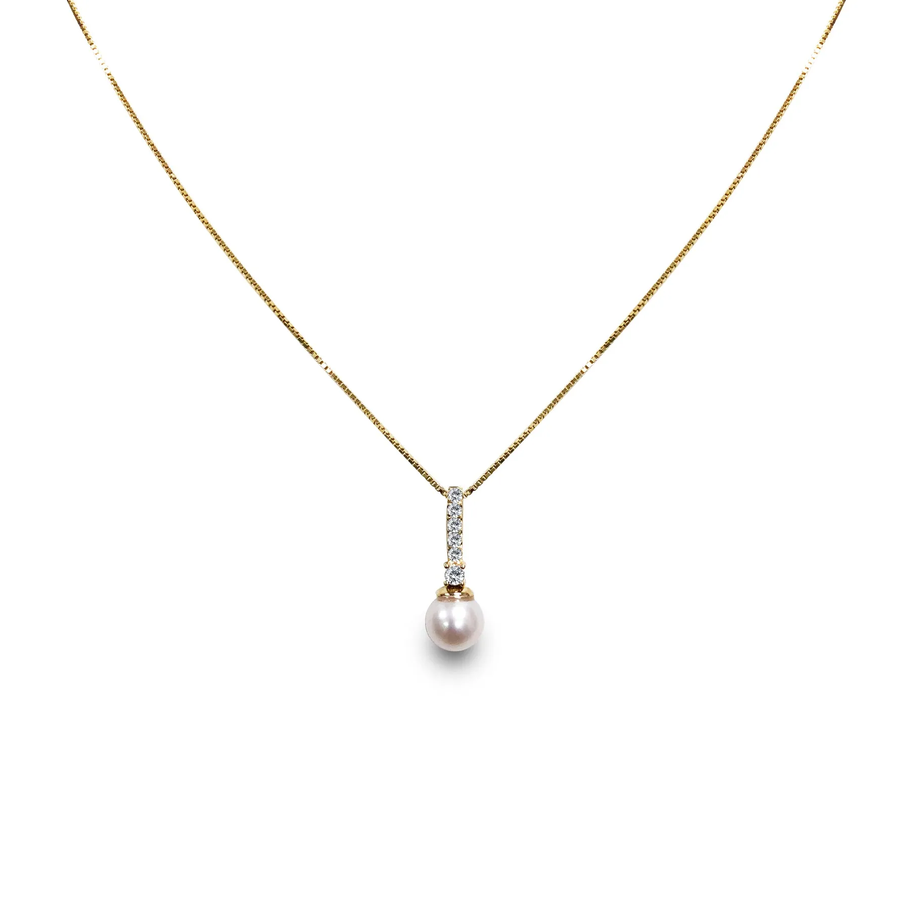 14 Karat Yellow Gold 7mm Cultured Pearl Necklace With Diamonds