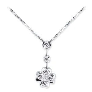 18K White Gold Flower Necklace With Diamonds