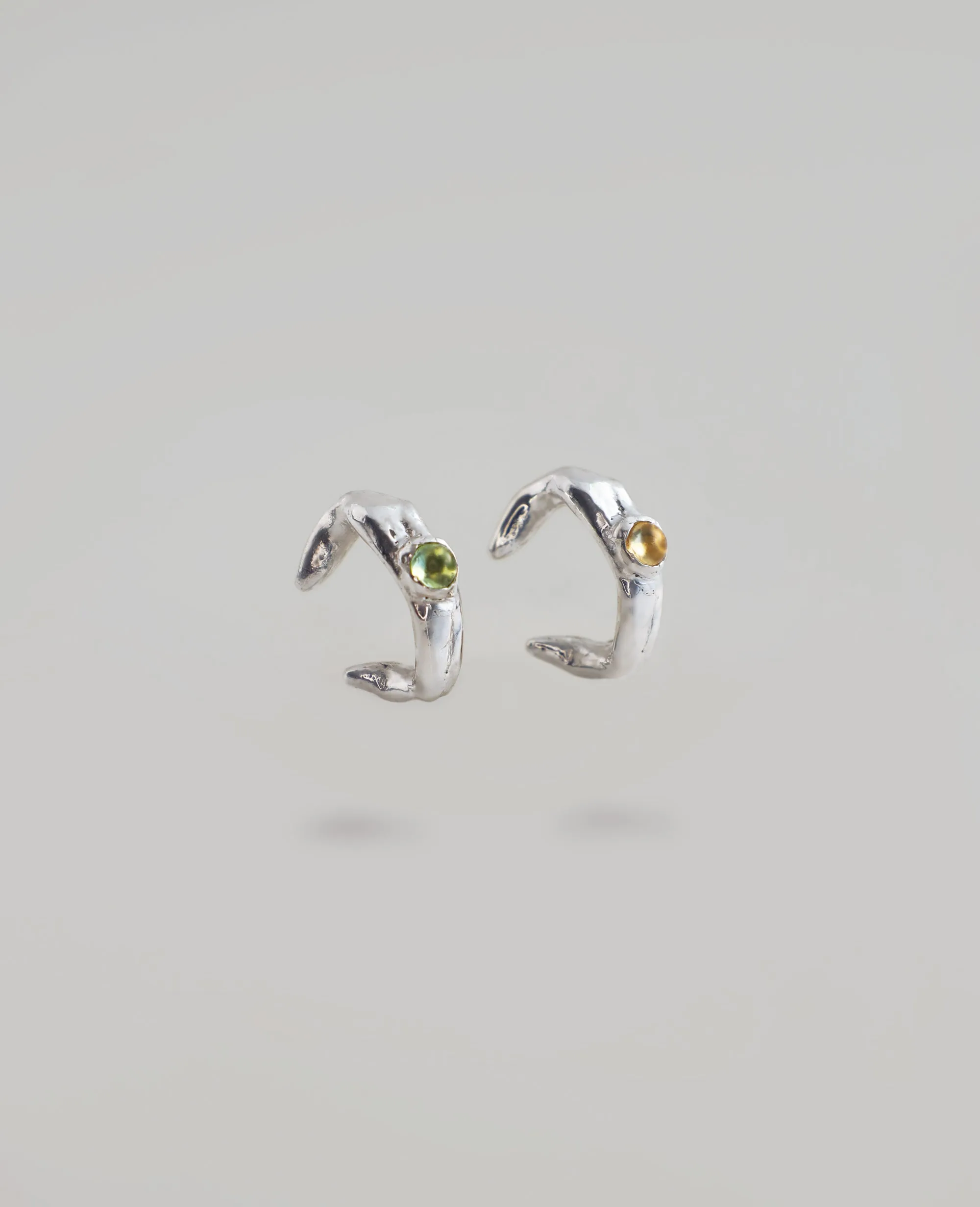 CAPRI THORNS // silver ear cuff
