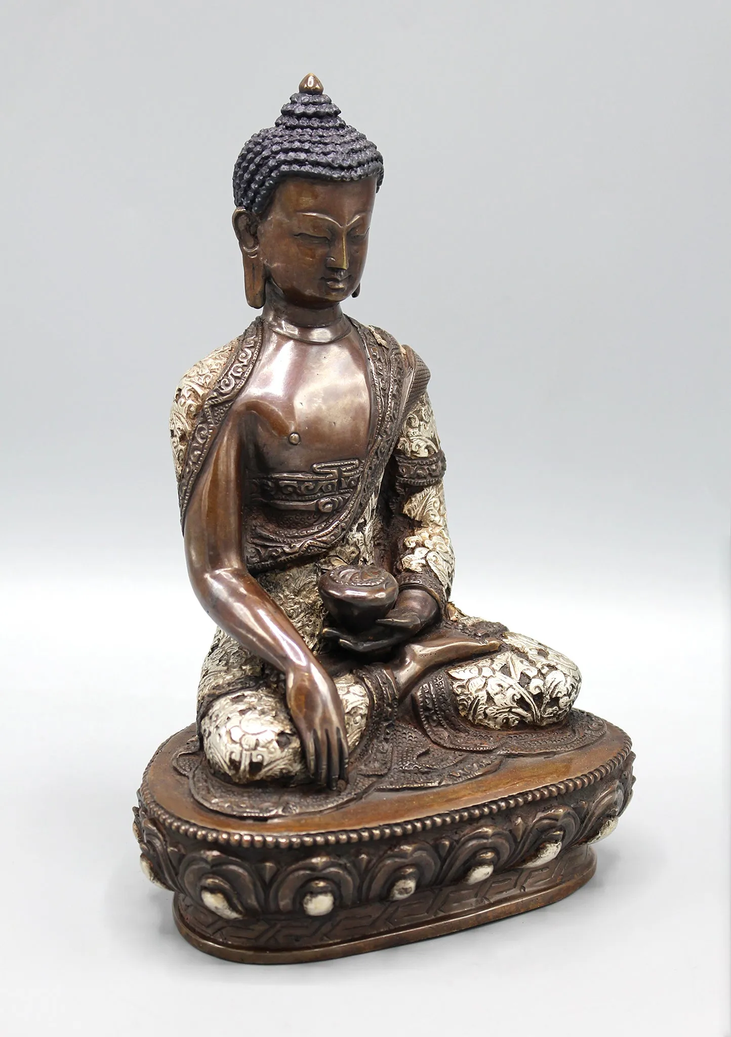 Flower Carving Copper Oxidized Shakyamuni Buddha Silver Inlaid Statue