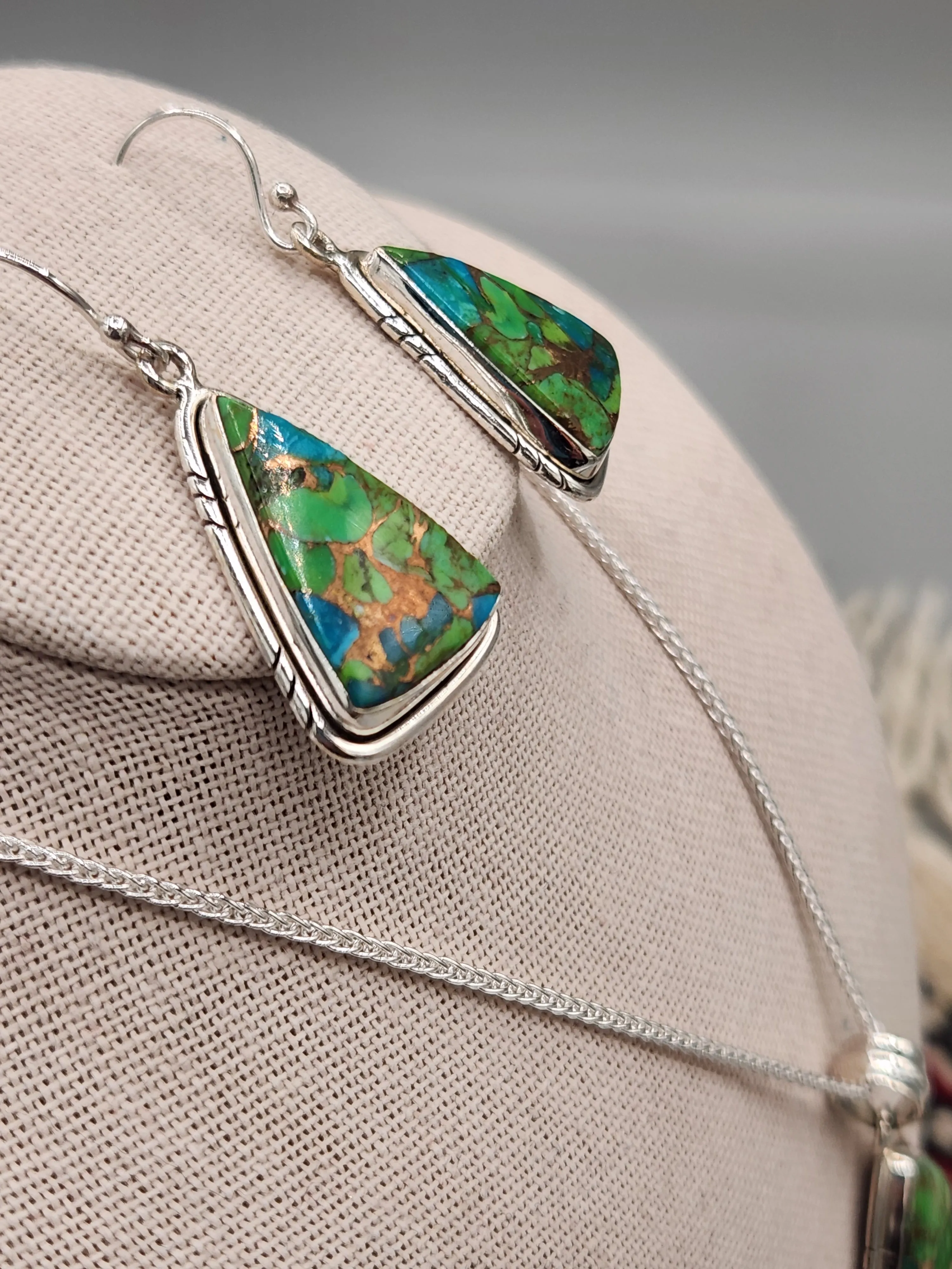 GREEN COPPER TURQUOISE PENDANT & EARRING SET
