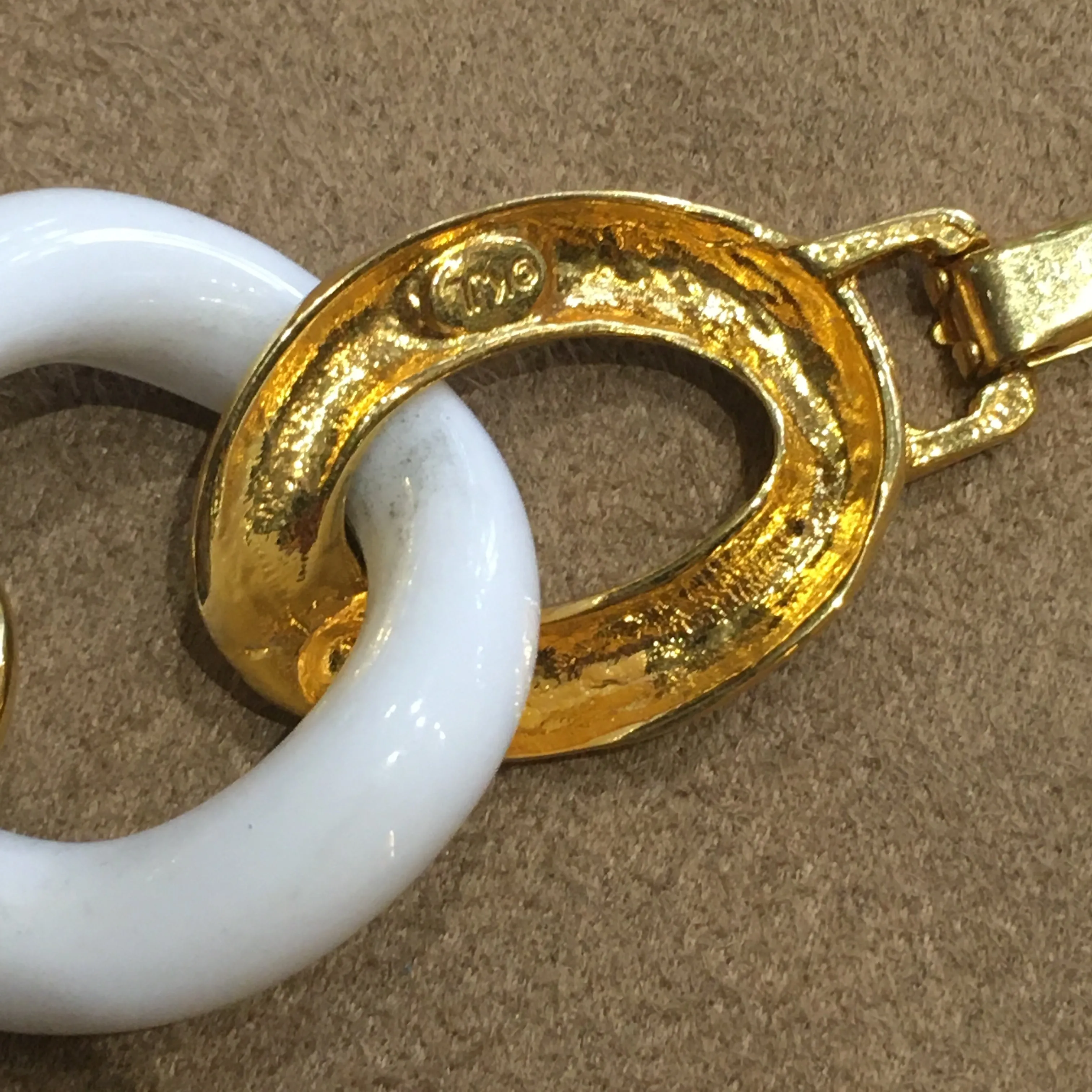 Kenneth Jay Lane Vintage Gold Plated White Acrylic Chain Bracelet Signed