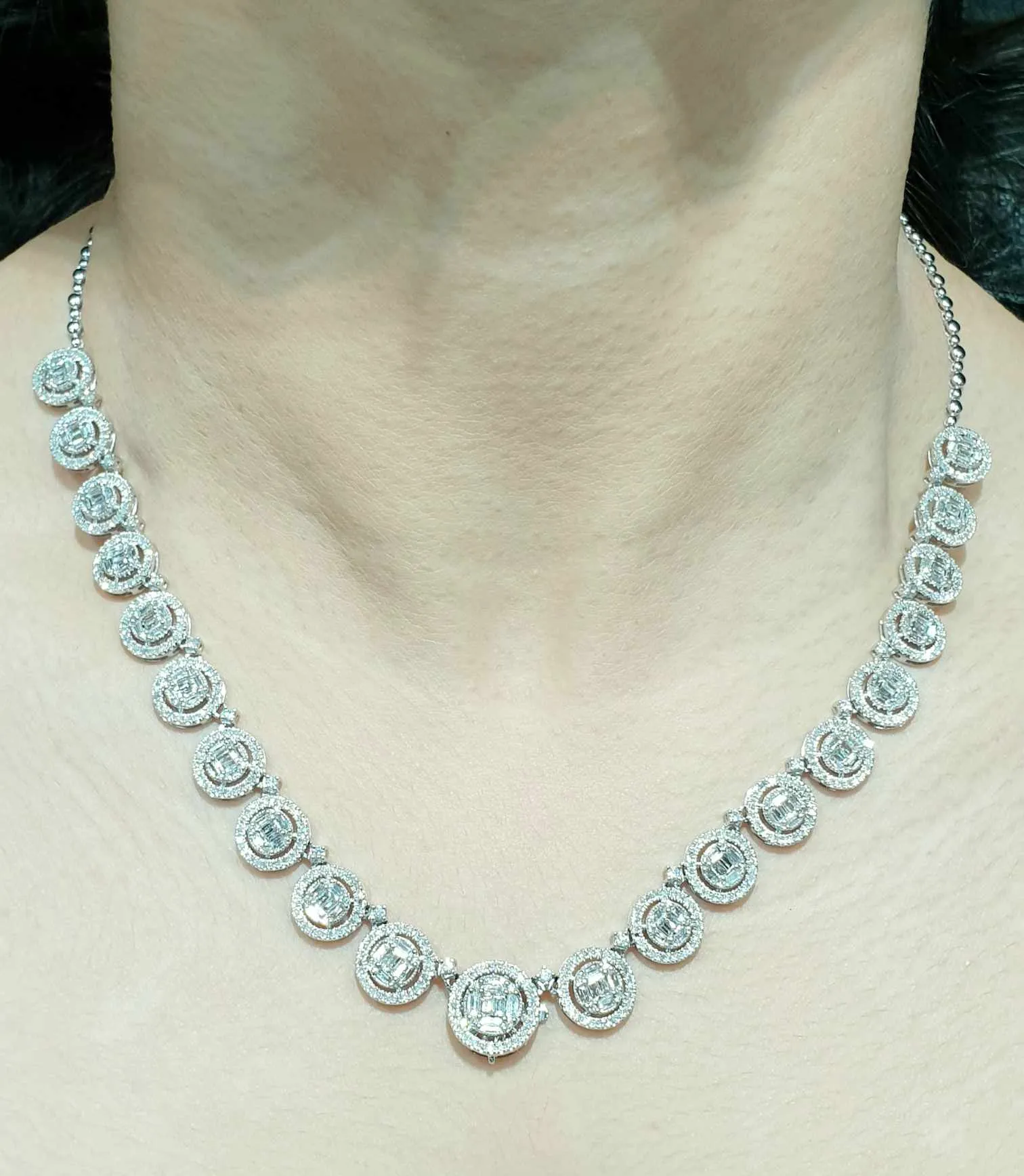 #LVNA2024 | Half Eternity Round Station Cluster Diamond Necklace 14kt