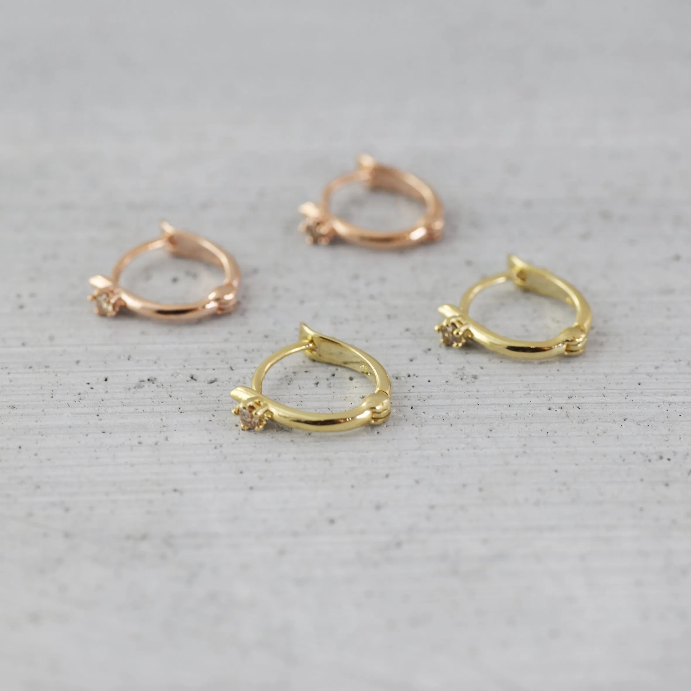 Petite dreamer sleeper Earring (single) - 14K/ 18K Gold