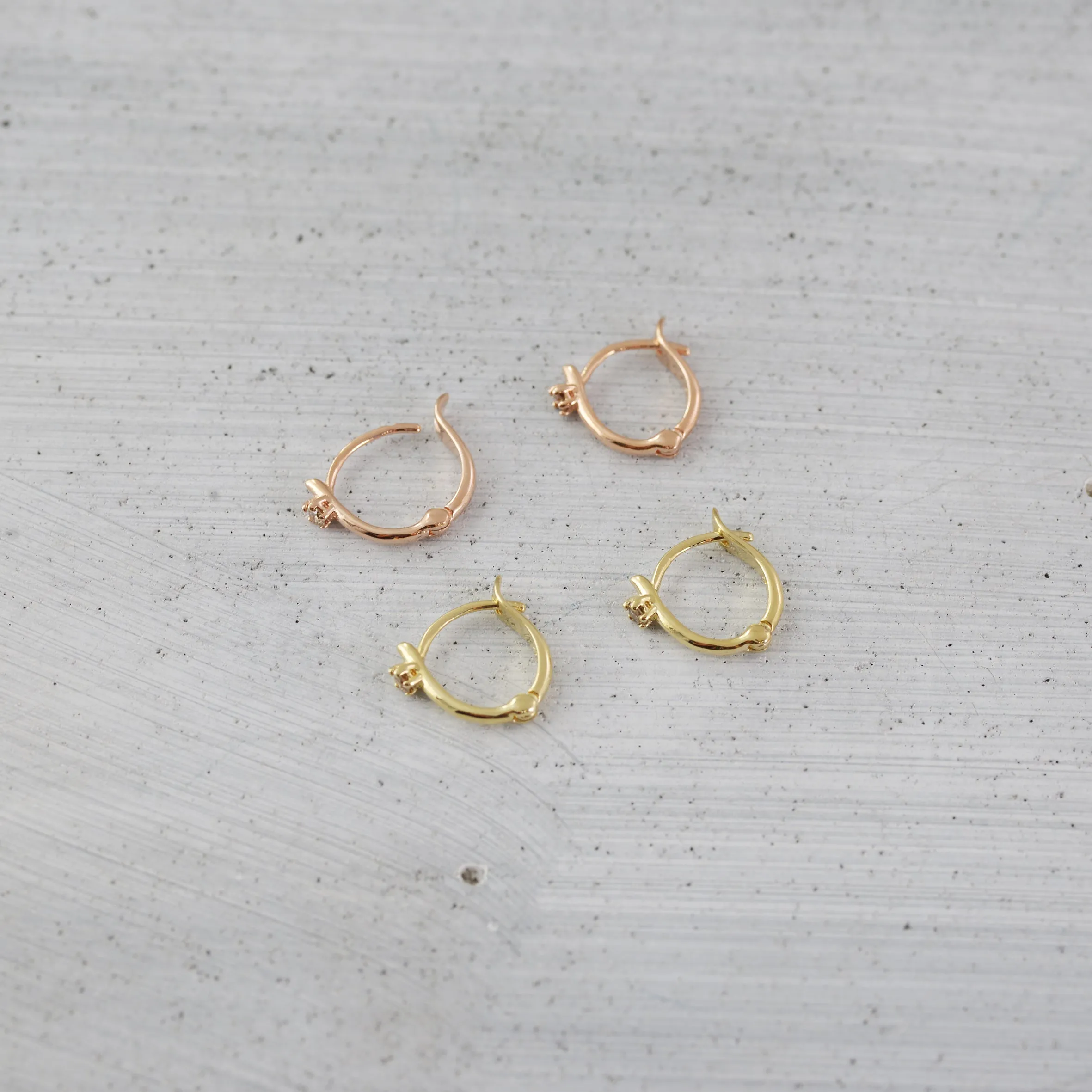 Petite dreamer sleeper Earring (single) - 14K/ 18K Gold