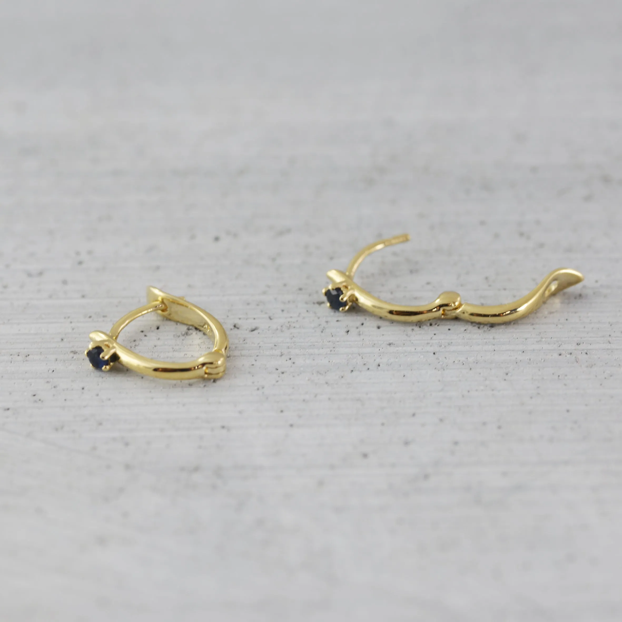 Petite dreamer sleeper Earring (single) - 14K/ 18K Gold