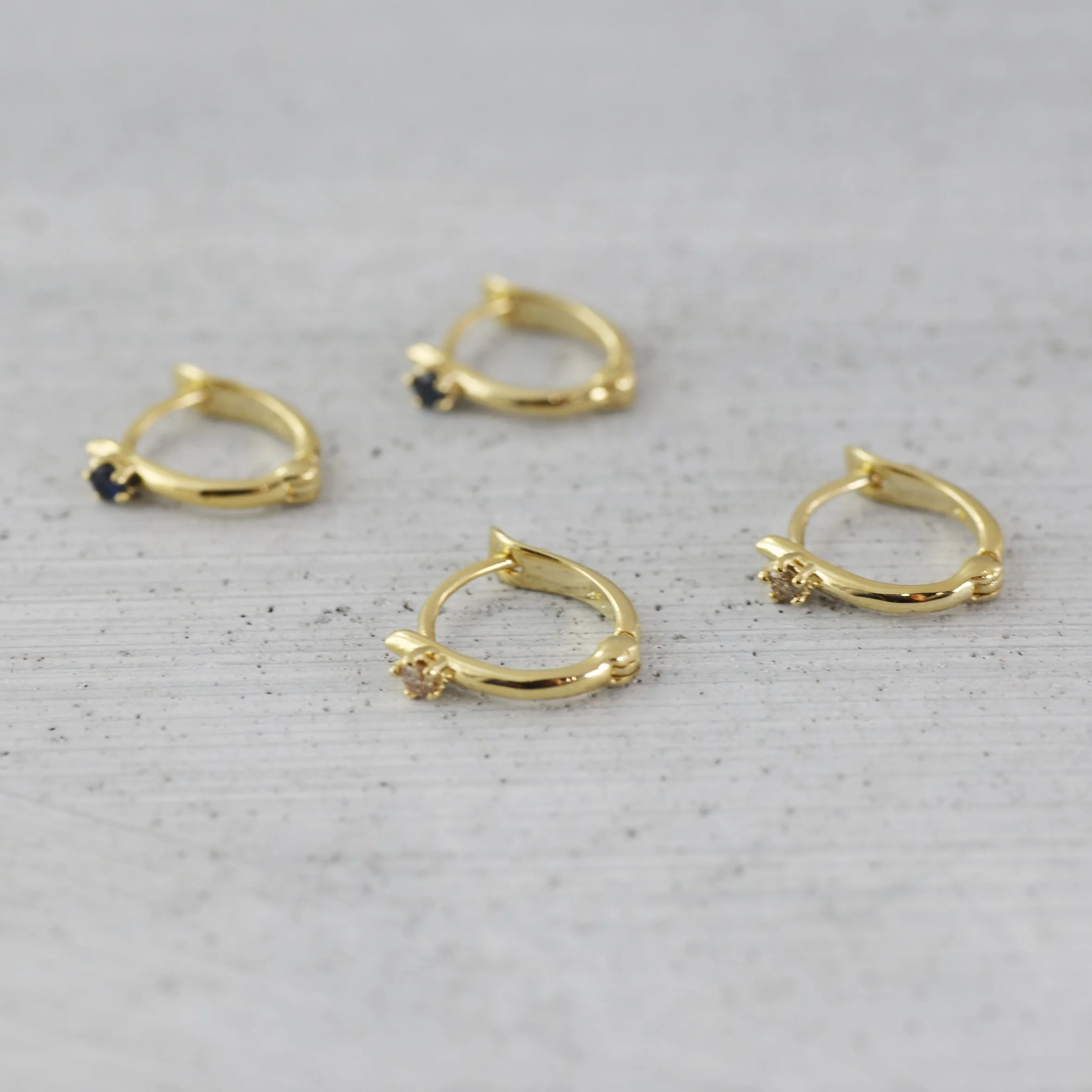 Petite dreamer sleeper Earring (single) - 14K/ 18K Gold