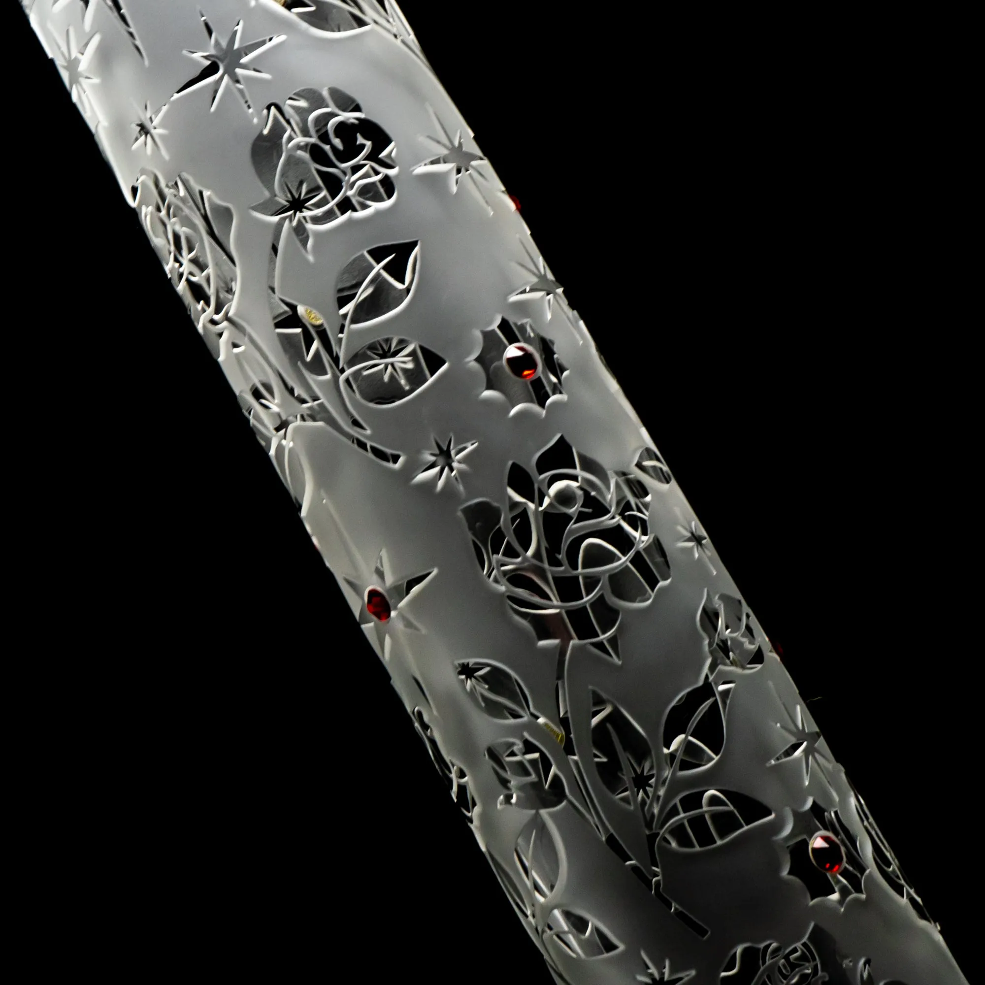 ROOR.US - 18" Custom Sandblasted Beaker - 50x5 - Swarovski - Roses