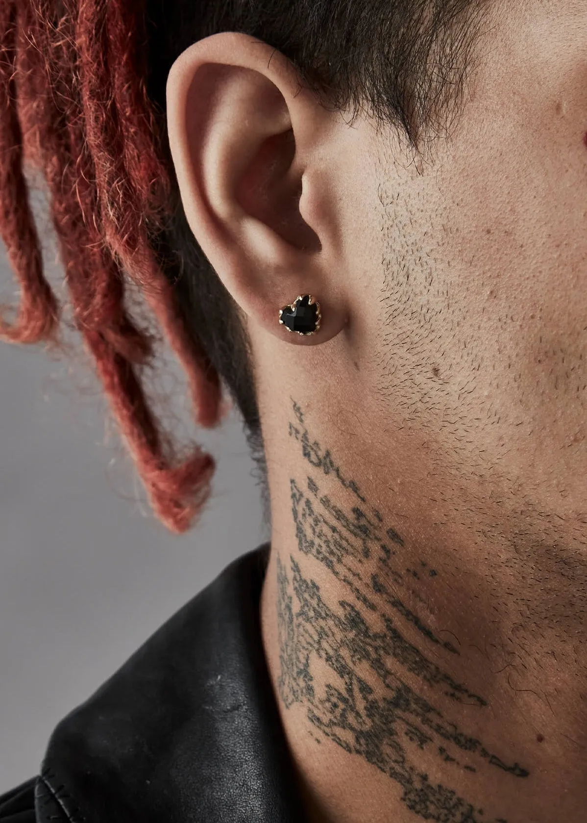 STOLEN GIRLFRIENDS CLUB LOVE CLAW BLACK ONYX EARRINGS GOLD JWL19183O-18YGP