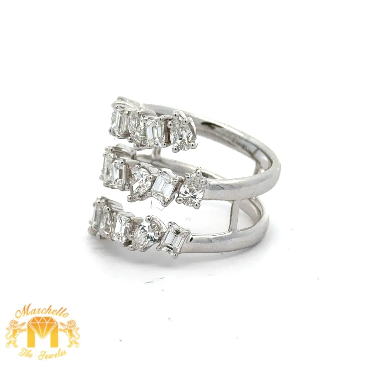 VVS/vs high clarity of diamonds set in a 18k white gold Ladies` Fancy Ring